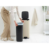 Brabantia pedal bin soft beige 30 litre, UK version