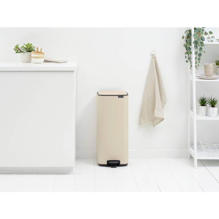 Brabantia pedal bin soft beige 30 litre, UK version