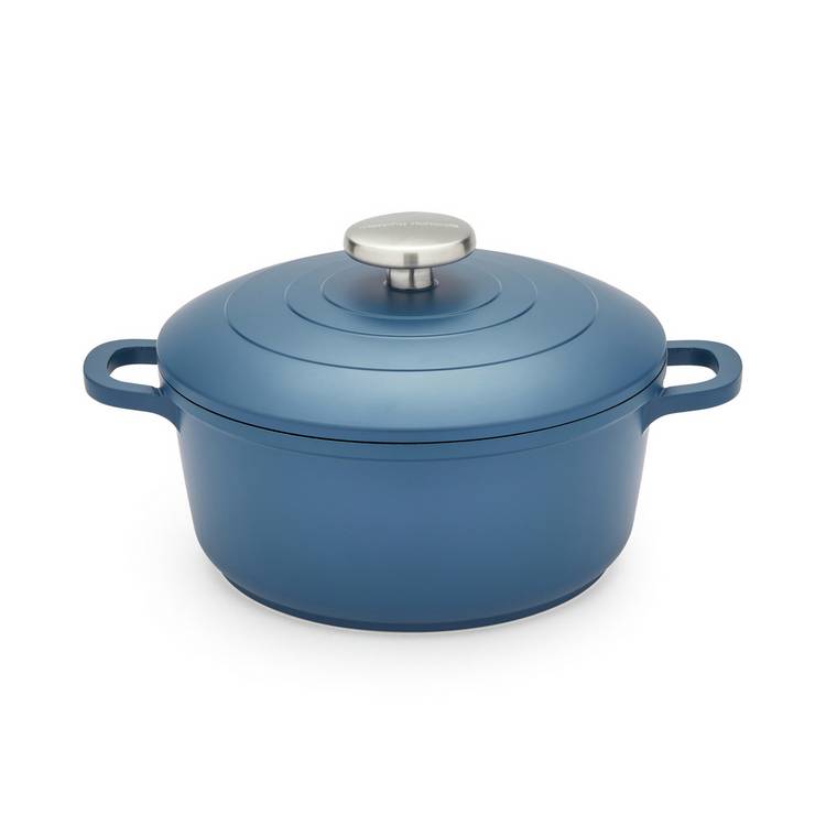 Morphy Richards blue casserole dish 2.3 litre (British brand)
