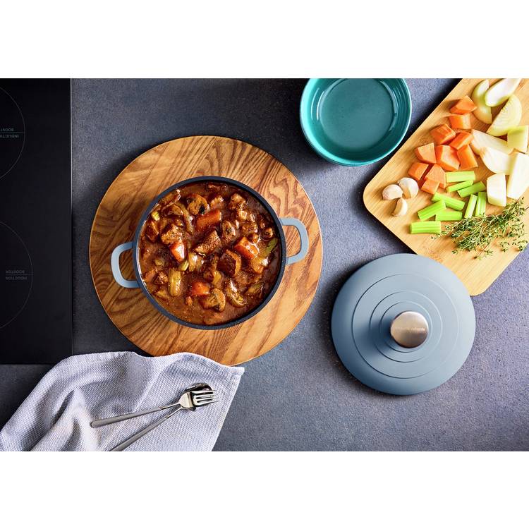 Morphy Richards blue casserole dish 2.3 litre (British brand)