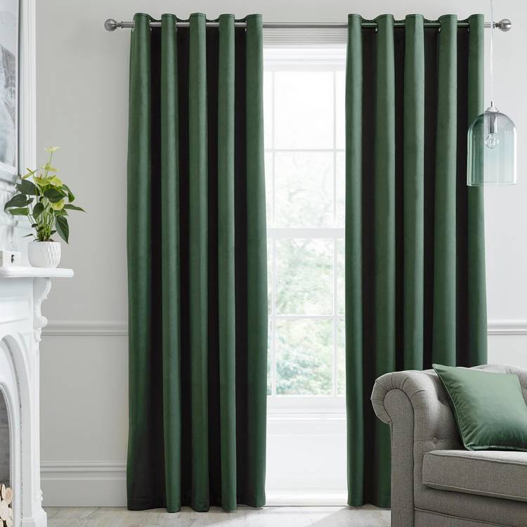 Laurence Llewelyn-Bowen Montrose blackout eyelet curtains green 117x183cm (British brand)