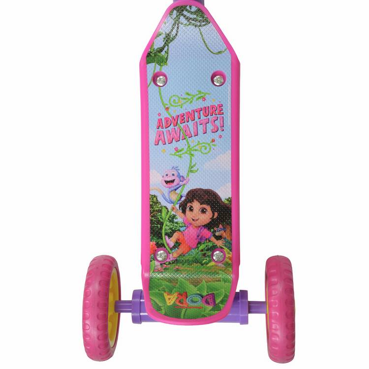 Dora Deluxe Tri Scooter, UK version