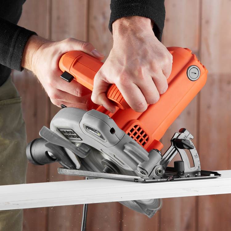 Black+Decker 190mm circular saw with laser guide, UK version