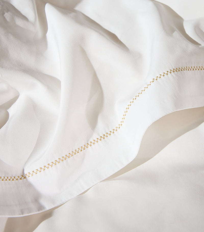 Celso De Lemos king duvet cover with delicate embroidery, 230cm x 220cm - British product