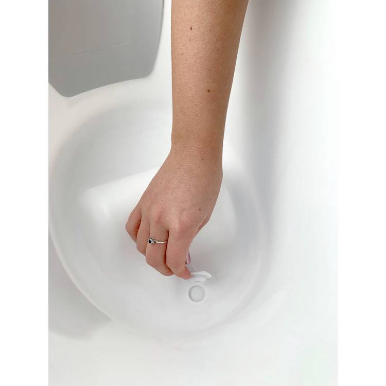 Shnuggle baby bath with bum bump design, imported from the UK