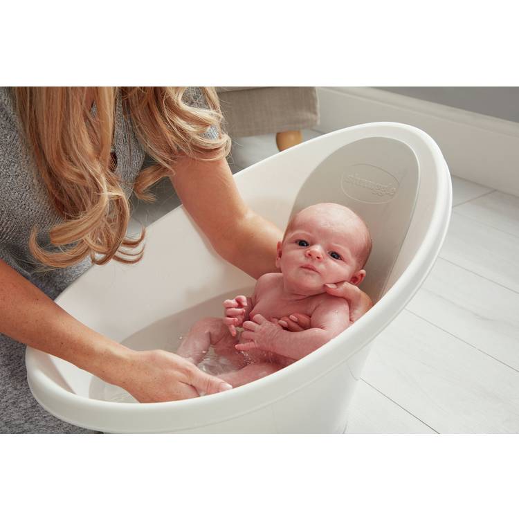 Shnuggle baby bath with bum bump design, imported from the UK