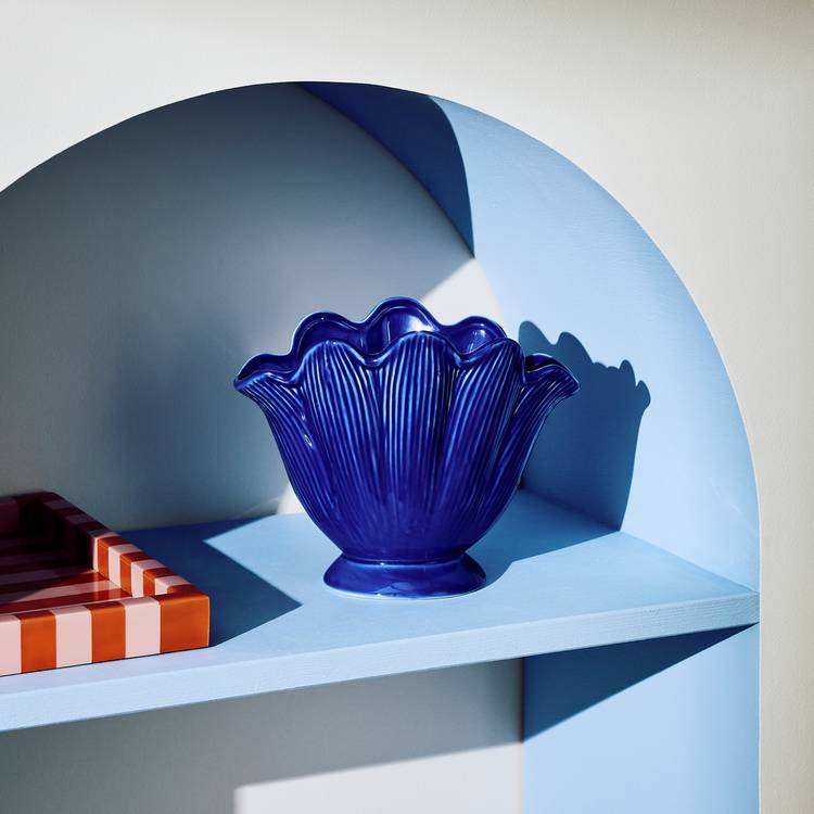 Argos Home ceramic blue shell vase 17cm, imported from the UK