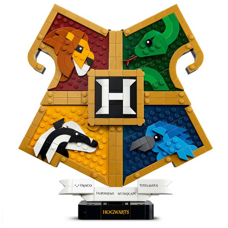 LEGO Harry Potter Hogwarts crest 3D wall art set - British product