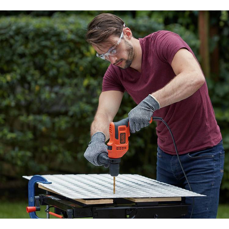 Black+Decker 500W corded hammer drill with side handle, UK version
