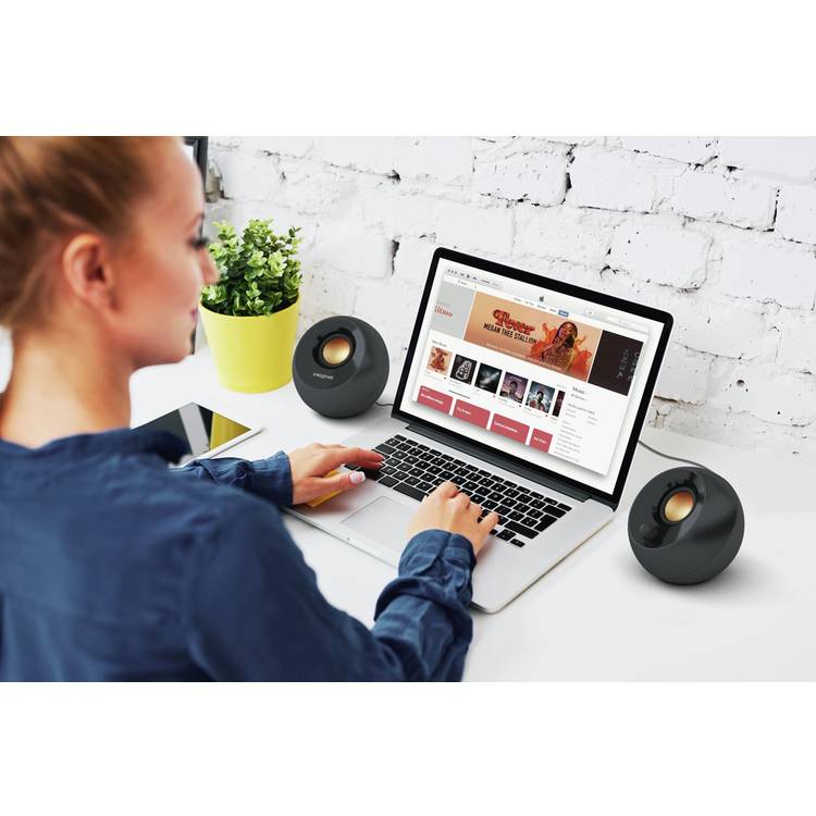 Creative Pebble v1 USB desktop speakers - British product