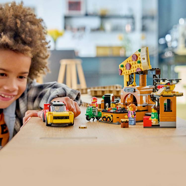 LEGO City Pizza Delivery playset 494 pieces - British product