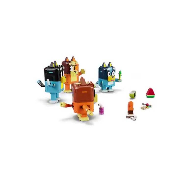 LEGO Bluey family figures brick-built play set (British brand)
