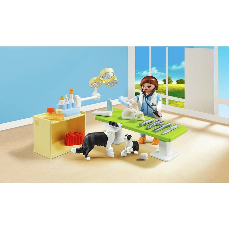 Playmobil City Life vet carry case with animals, UK version