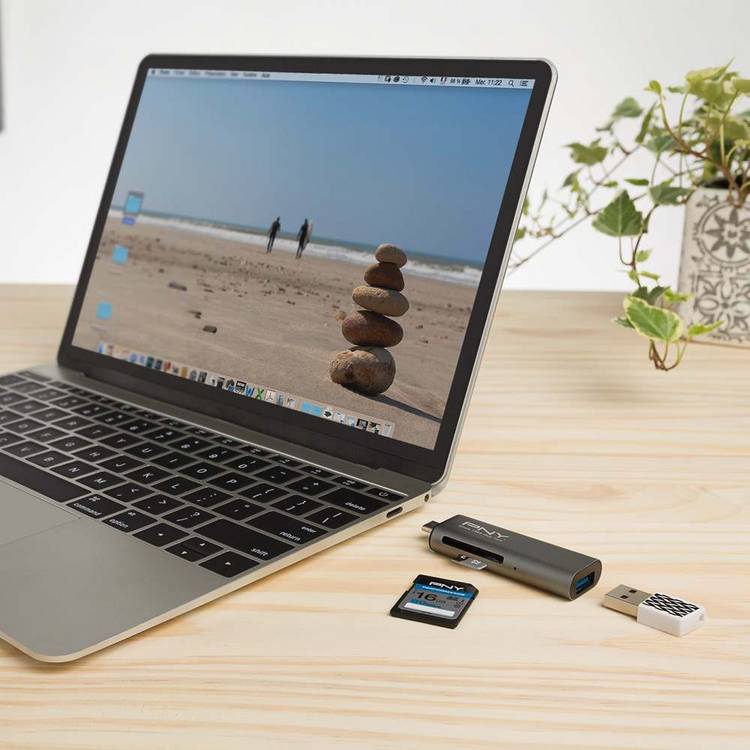 PNY 3 Port USB-C card reader, UK version