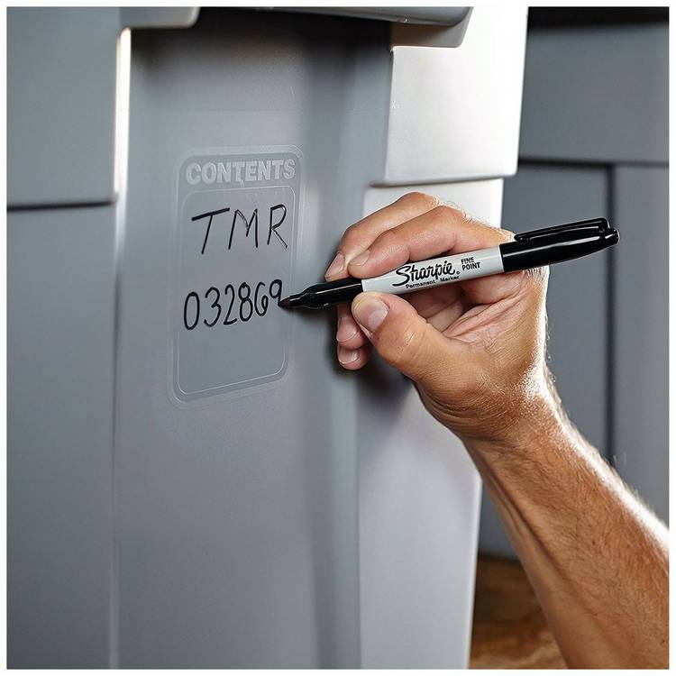 Sharpie fine tip permanent markers black 5 pack, UK version
