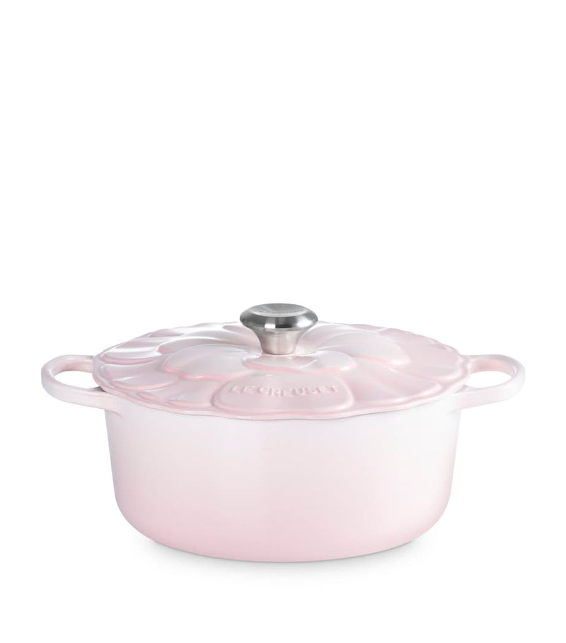 Le Creuset cast iron petal casserole 26cm (British brand)