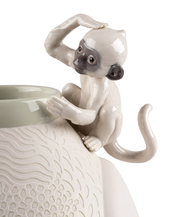 Lladró porcelain monkey vase 42cm decorative piece, UK version