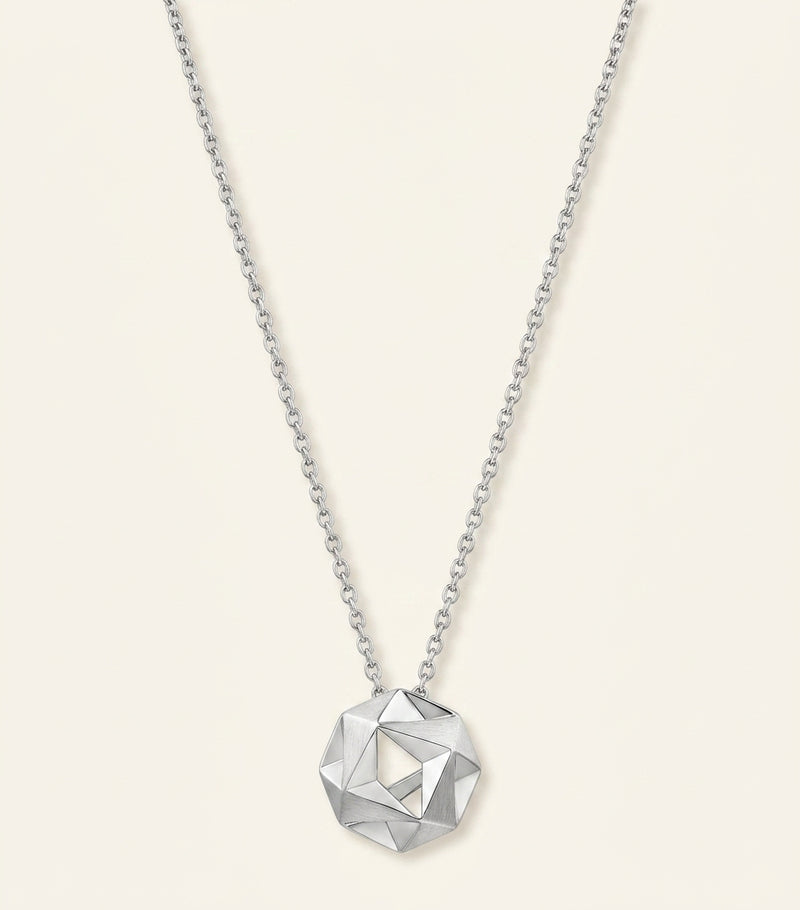 Cartier Panthère de Cartier diamond necklace with emerald and onyx (British brand)
