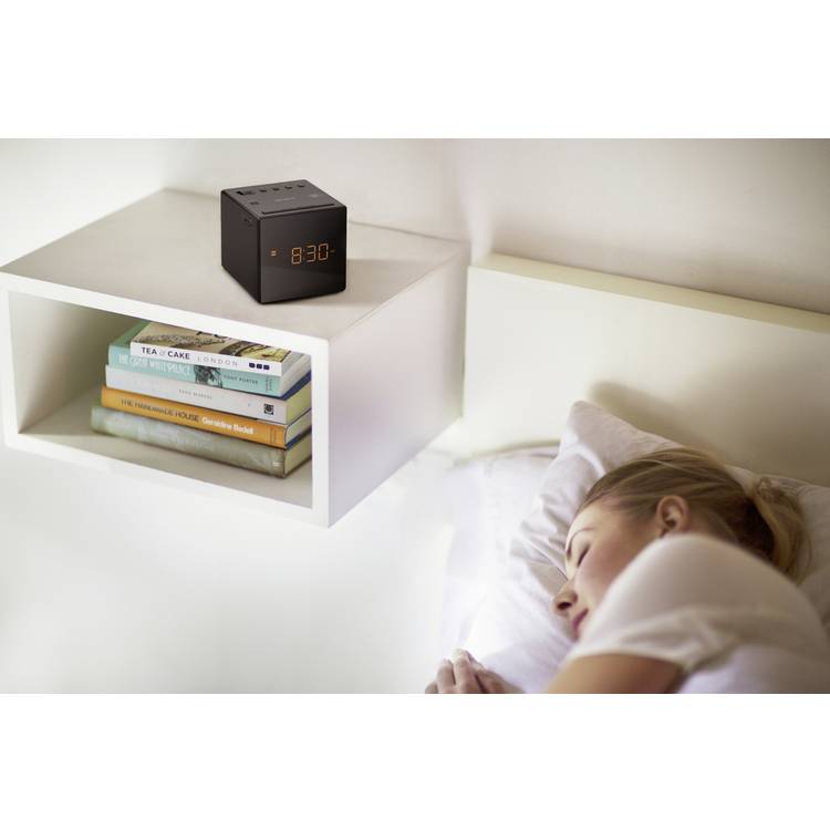 Sony cube clock radio FM/AM alarm, imported from the UK