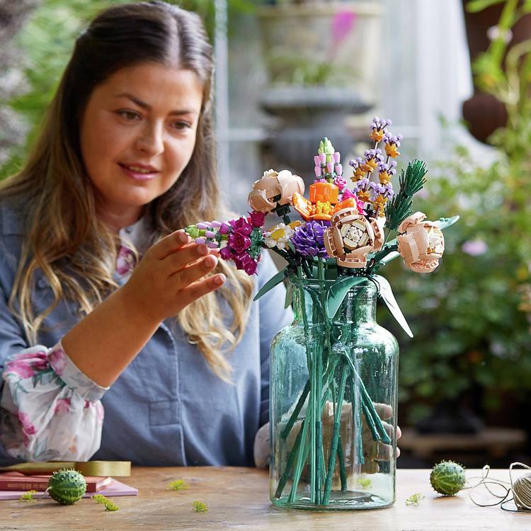 LEGO flower bouquet for adults 756 pieces, imported from the UK