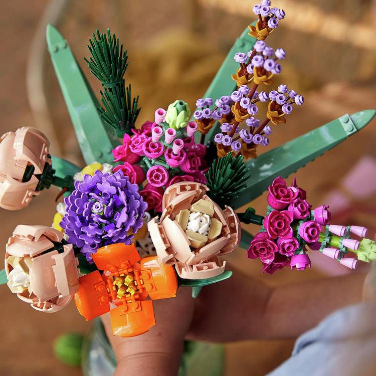 LEGO flower bouquet for adults 756 pieces, imported from the UK