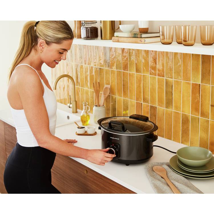 Morphy Richards 6.5L hinged lid slow cooker black - British product