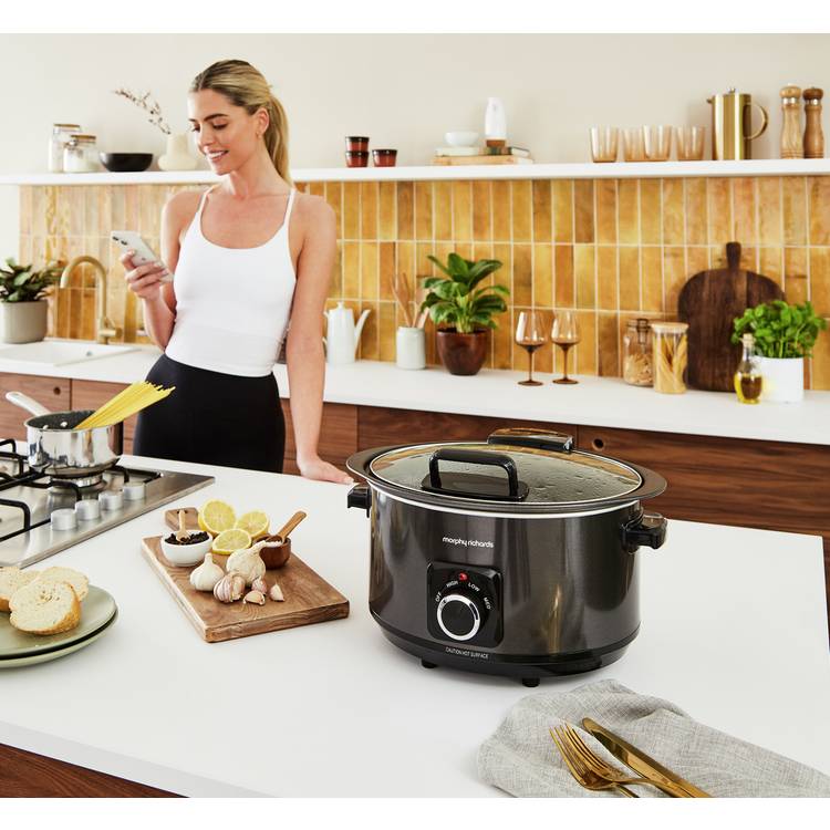 Morphy Richards 6.5L hinged lid slow cooker black - British product
