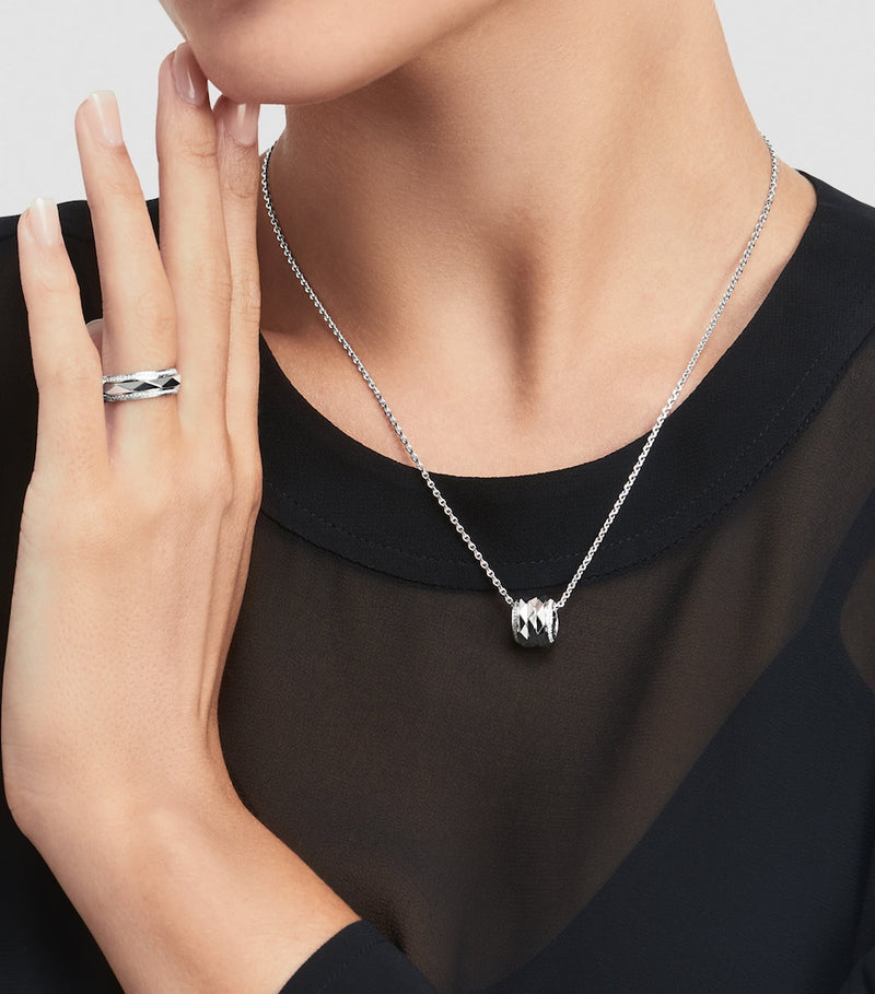 Graff 18kt white gold diamond pendant necklace, UK version
