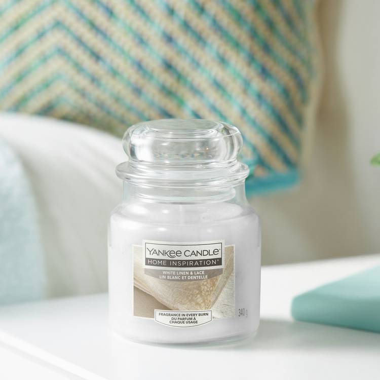 Yankee Candle scented candle White Linen & Lace medium, imported from the UK