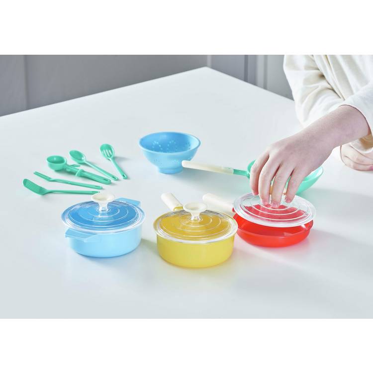 Casdon toy pan set with realistic cookware, UK version