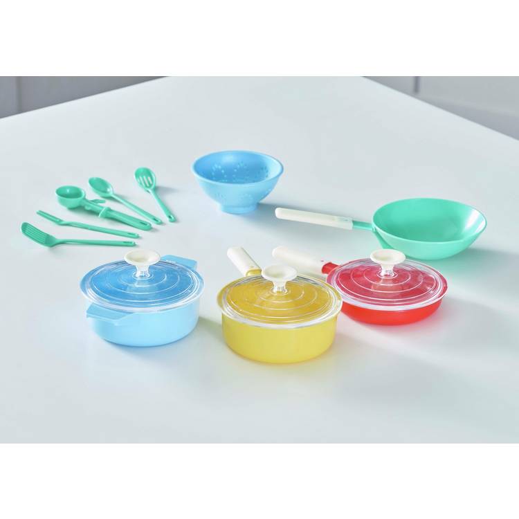 Casdon toy pan set with realistic cookware, UK version