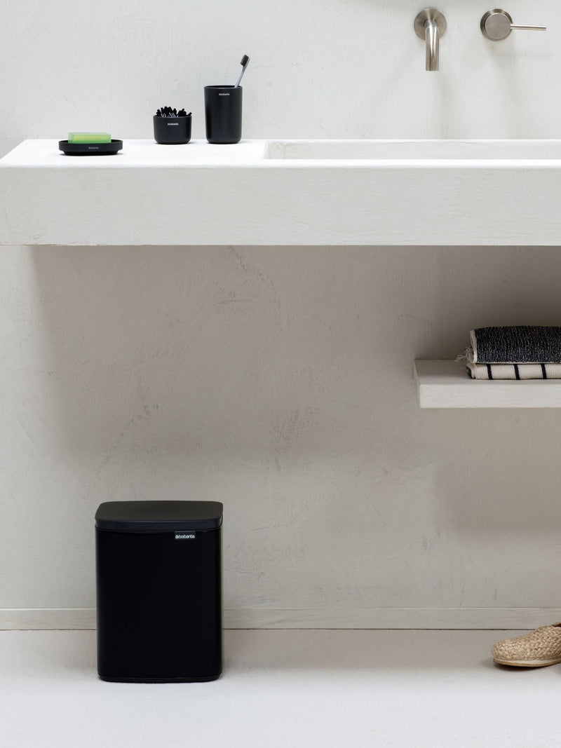 Brabantia Black Bo waste bin 7L - British product