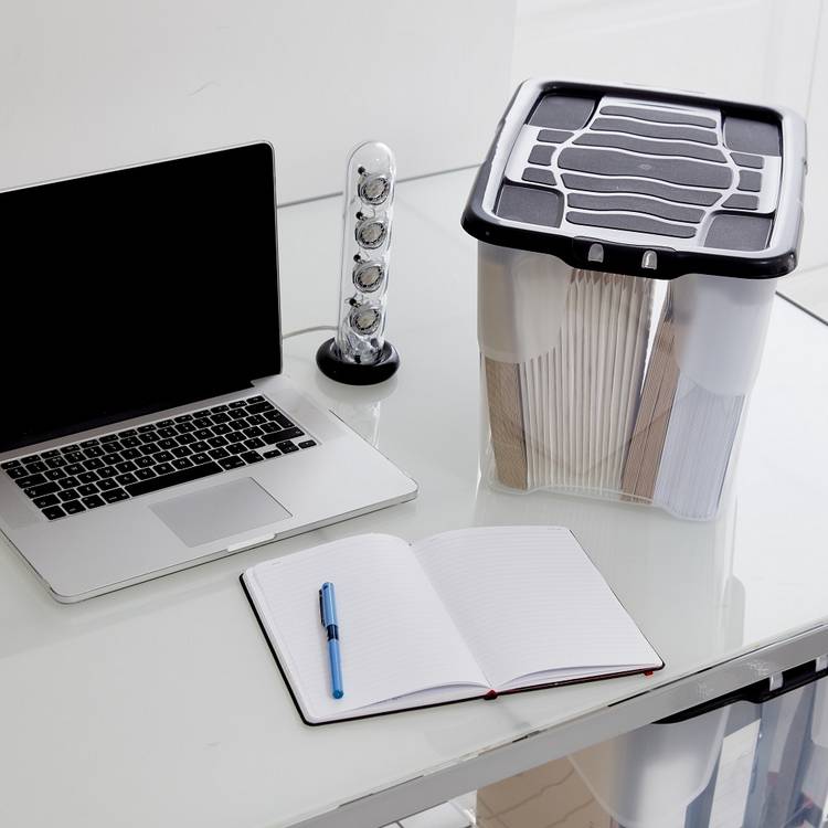Strata Curve 24L clear plastic storage boxes set, imported from the UK