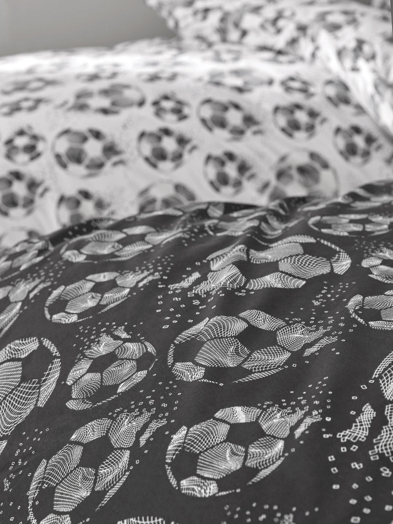 Glow in the dark football duvet cover and pillowcase set, UK version