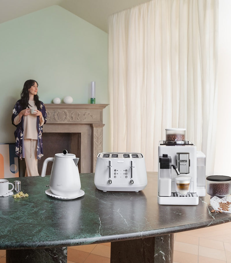 De'Longhi Eclettica four-slot toaster with extra lift function - British product