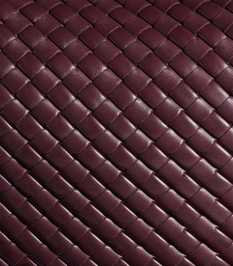 Bottega Veneta Veneta shoulder bag in leather, UK version