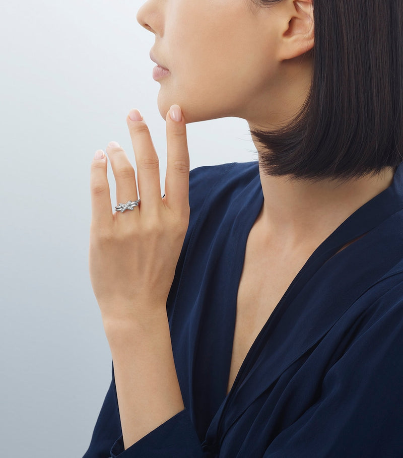 Chaumet white gold diamond ring Jeux de Liens (British brand)