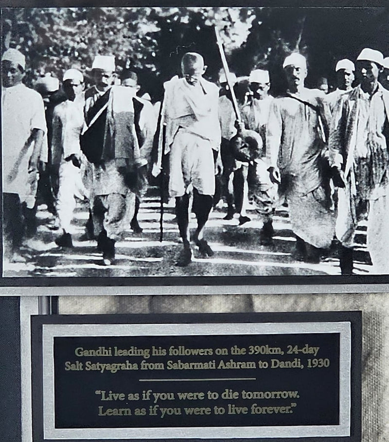 Leipzig Galleries Mahatma Gandhi signed historic display, UK version