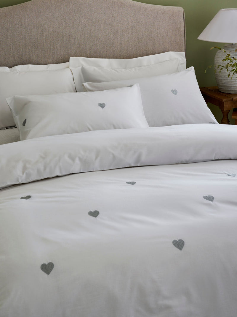 White Hearts Embroidered Duvet Cover Set (British brand)