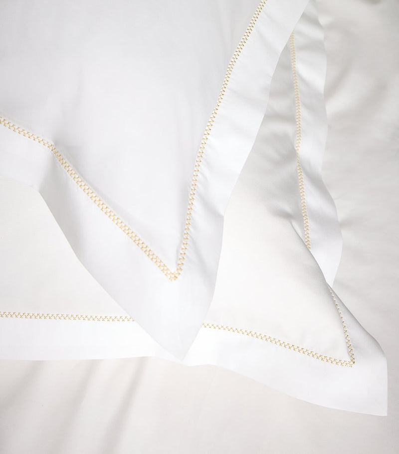 Celso De Lemos king duvet cover with delicate embroidery, 230cm x 220cm - British product