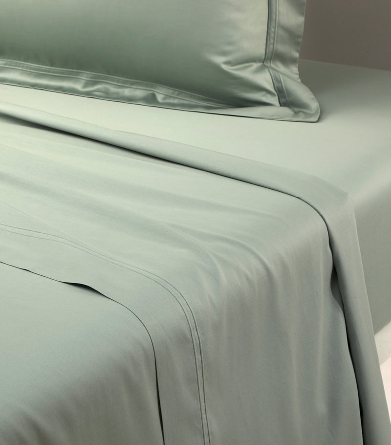 Yves Delorme Triomphe double flat sheet 240cm x 295cm (British brand)