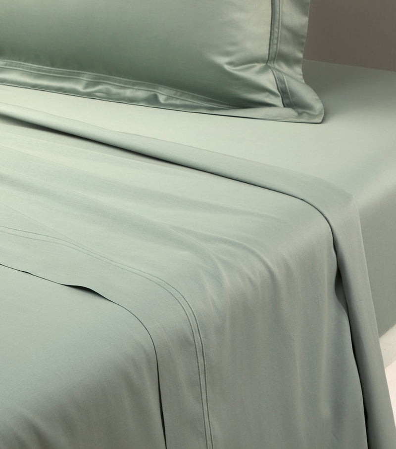 Yves Delorme Triomphe double flat sheet 240cm x 295cm (British brand)