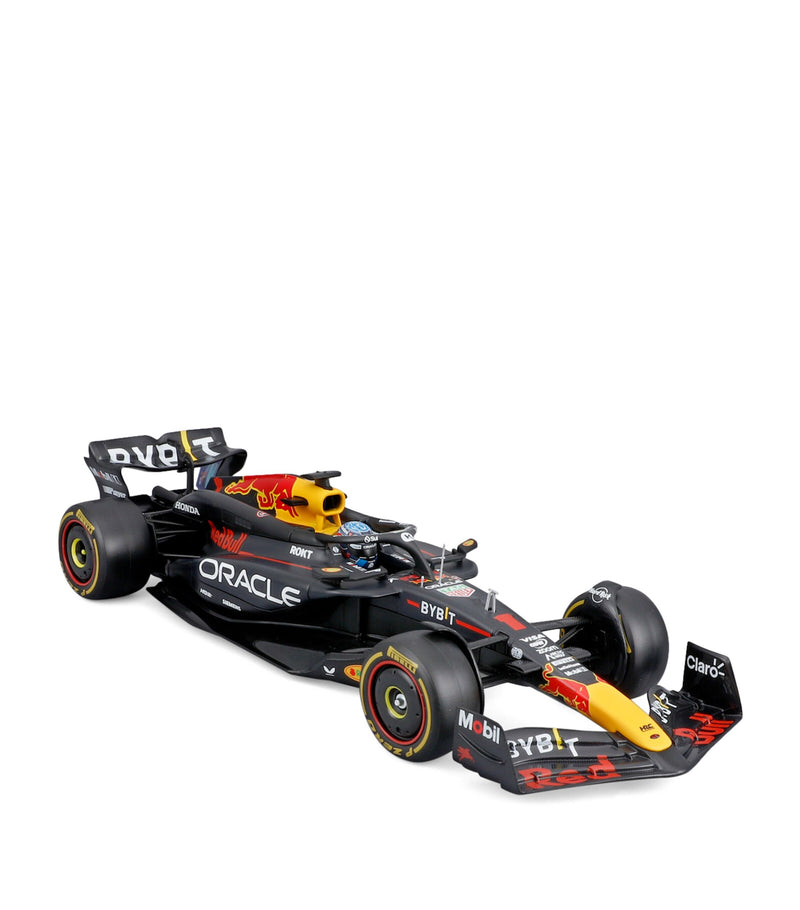 Bburago Red Bull RB20 1:24 model Max Verstappen helmet - British product