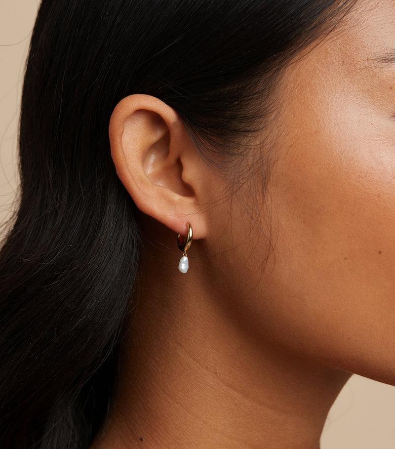 Astrid & Miyu gold plated silver pearl huggies earrings - British product