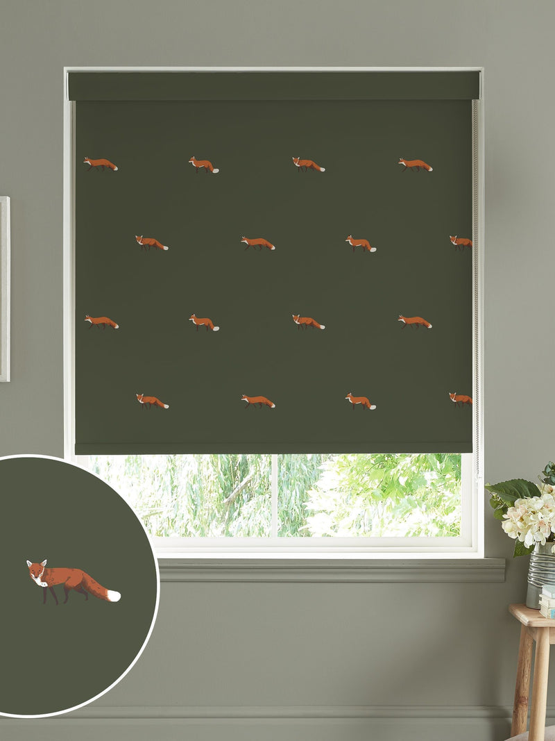 Sophie Allport Green Foxes roller blind 100% polyester, imported from the UK