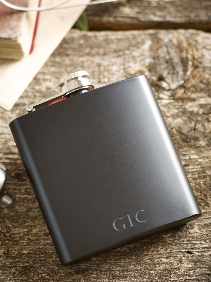 Loveabode personalised hip flask in matte black, UK version