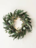 Lights4fun pre lit frosted berry and pinecone wreath 40cm, UK version
