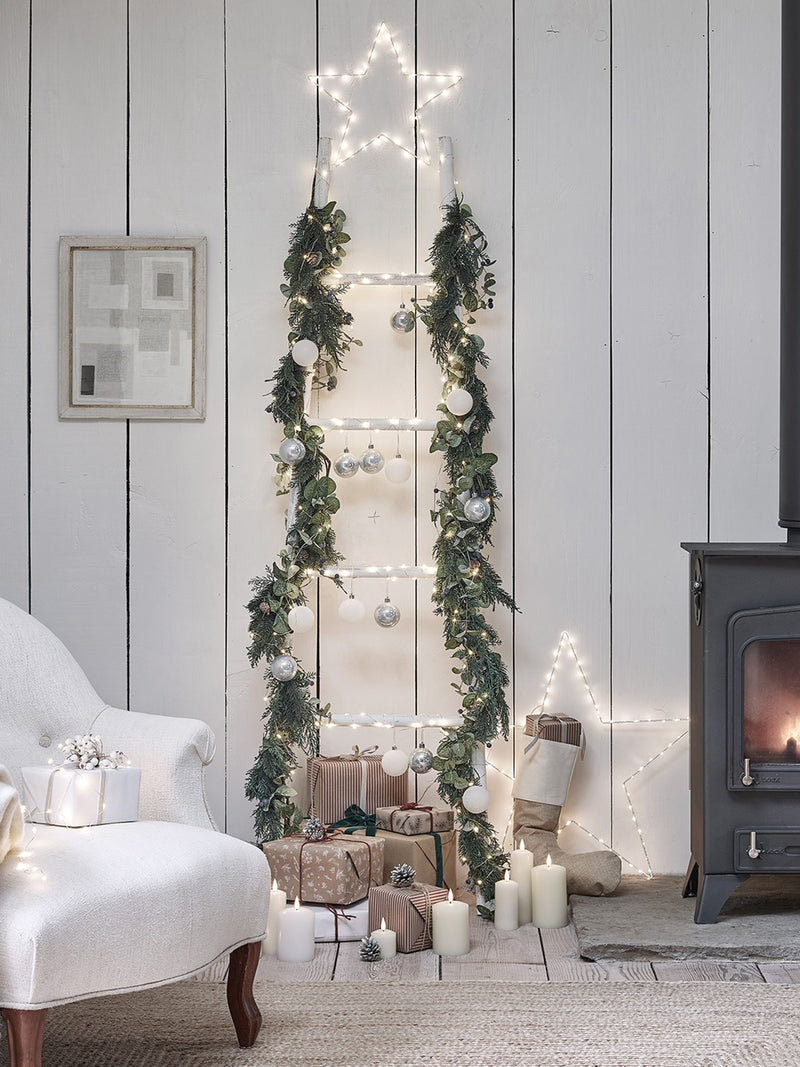 Lights4fun pre lit frost berry and pinecone garland 2m, UK version