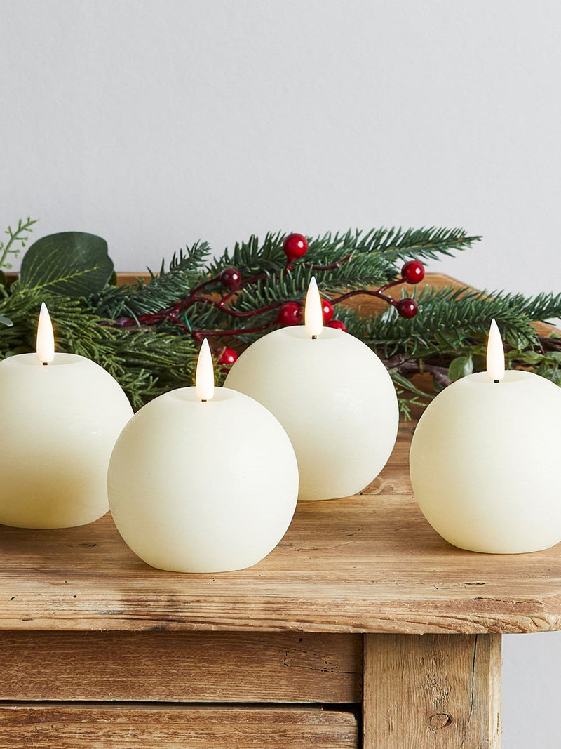Lights4fun TruGlow Ball LED candles 8cm, UK version