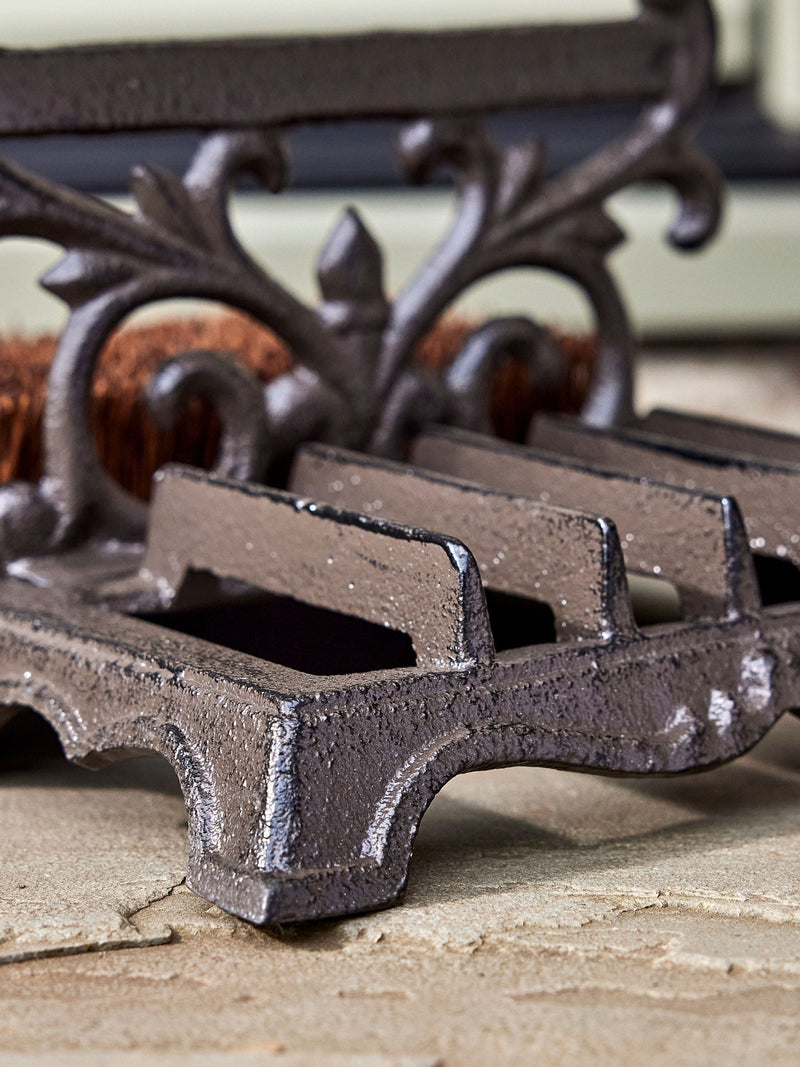 Dibor brown cast iron boot scraper 22cm, imported from the UK